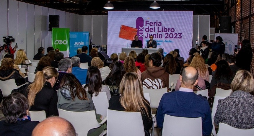 Junín: Petrecca y el rector Tamarit inauguraron la Feria del Libro con fuertes discursos sobre la democracia