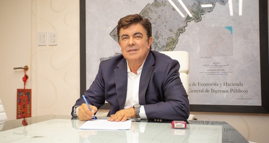 La Matanza: Espinoza firmó un importante aumento salarial de hasta 139% para trabajadores municipales