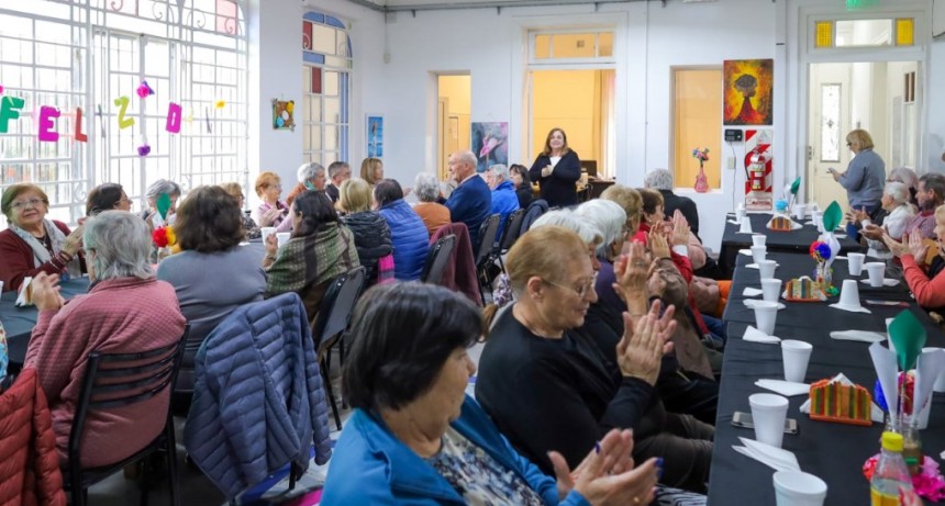 Pergamino: Homenajean a los jubilados y adultos mayores del distrito