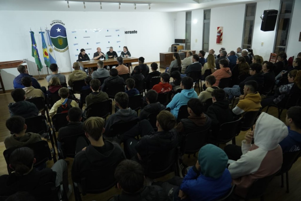 Baradero: Sanzio encabezó la presentación de los seleccionados Sub 13 y Sub 15 de Fútbol Masculino