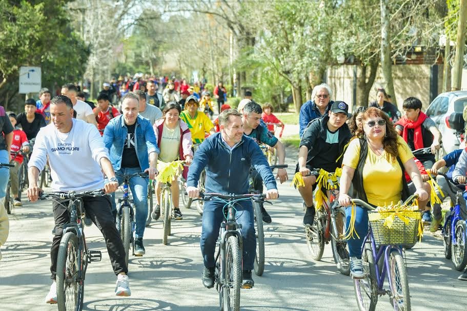 Ituzaingó: Más de 3000 chicos participaron de la tradicional bicicleteada de Villa Udaondo