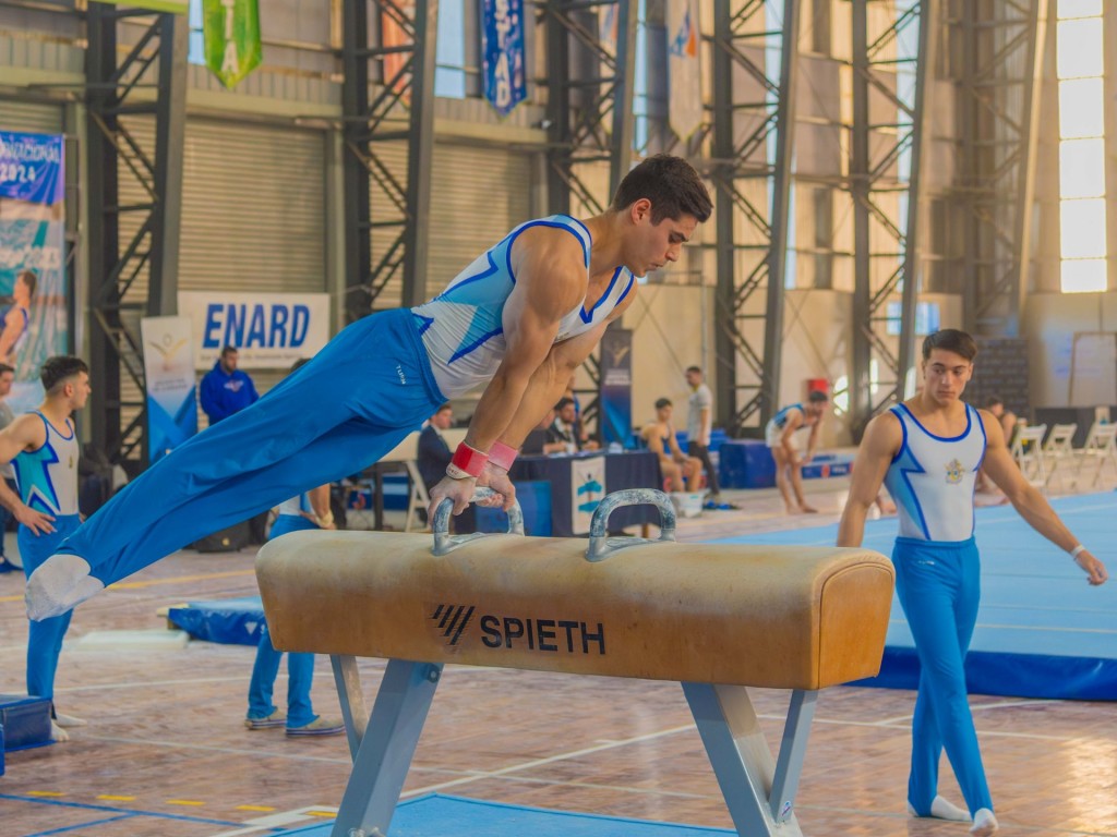 San Fernando: Federico Molinari acompañó el Torneo Nacional de Clubes de Gimnasia Artística 