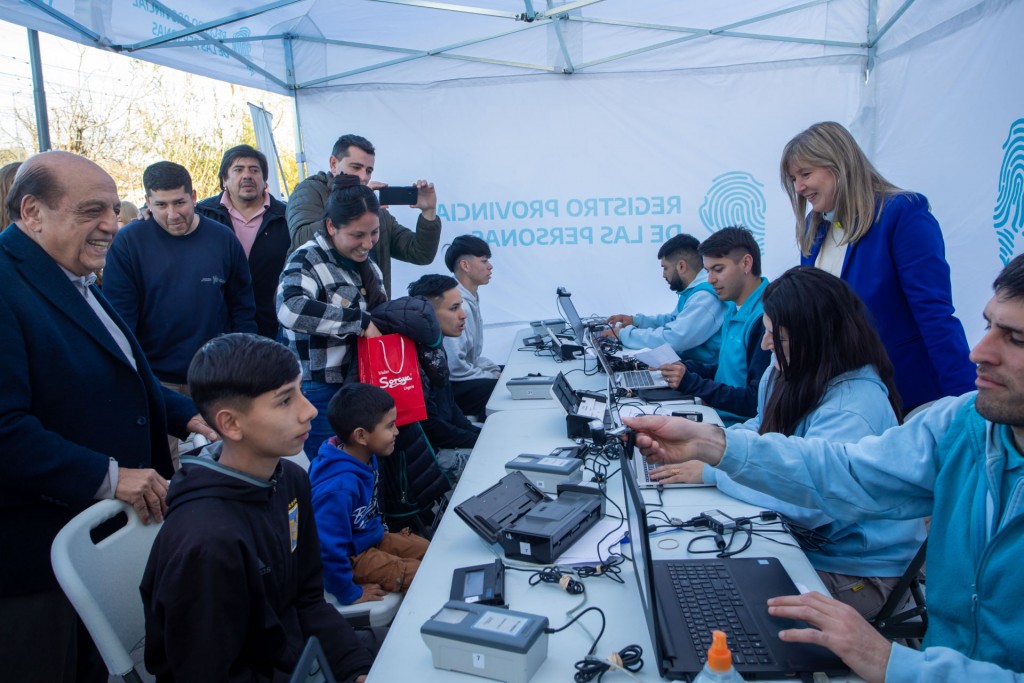 Berazategui: Mussi y Álvarez Rodríguez recorrieron las obras del futuro registro provincial de Hudson 