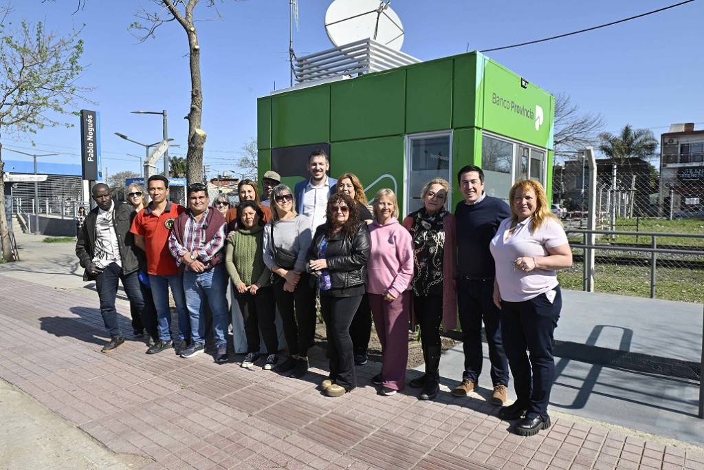 Malvina Argentinas: Nardini inauguró una nueva cabina con cajeros automáticos del Banco Provincia en la ciudad de Ing. Pablo Nogués