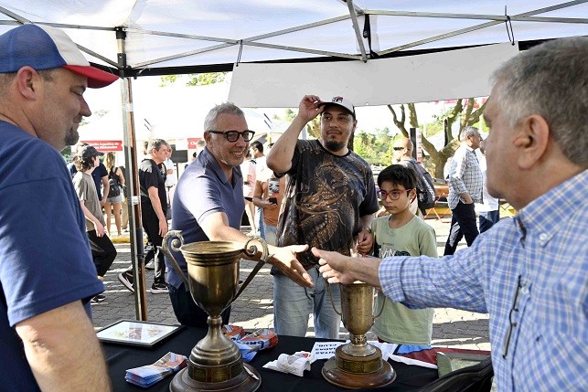 Tigre: Zamora estuvo presente en la Fiesta del Remo