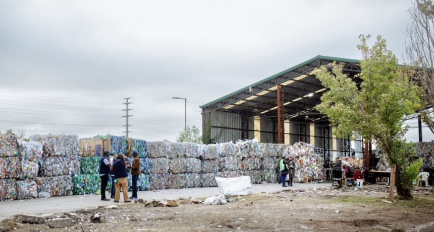 Avellaneda: Se lanzó el registro municipal de grandes generadores de residuos sólidos urbanos