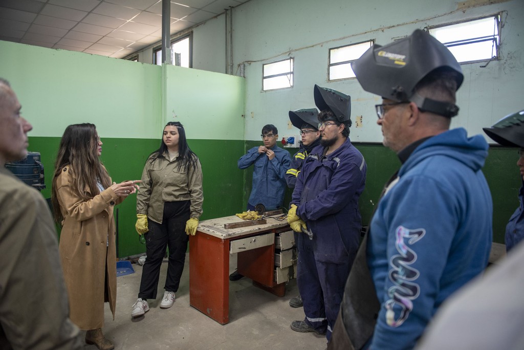 Campana: Decenas de vecinos se capacitan gratis en soldadura