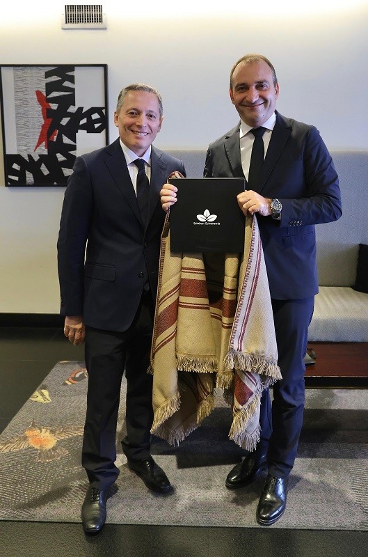 E. Echeverría: Gray se reunió con el alcalde de Turín