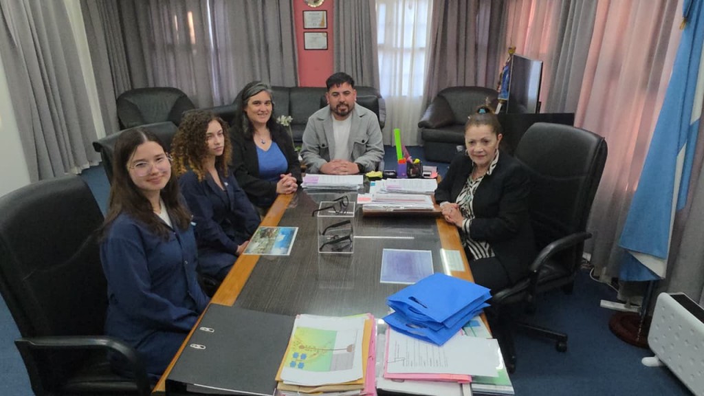Pte. Perón: Cantero recibió a alumnas de la Escuela Técnica finalistas de la Feria de Ciencias 