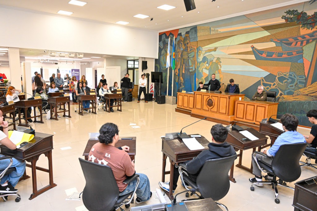 Tigre: Julio Zamora acompañó una nueva edición del Parlamento Juvenil 2025 en el HCD