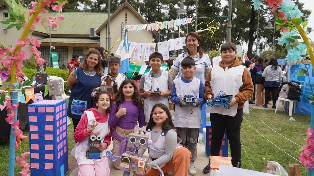 Merlo: Se realizó la Feria Distrital Educativa de Robótica 