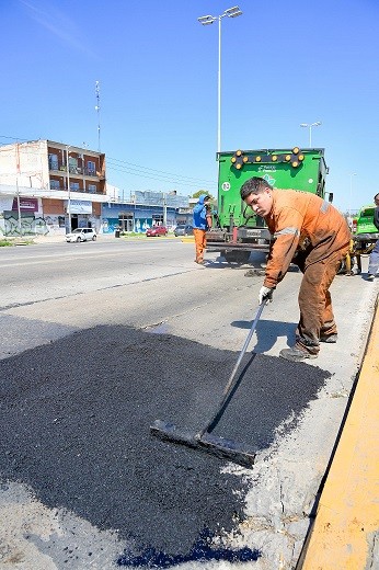 E. Echeverría: Continúan los trabajos de bacheo en el Jagüel 