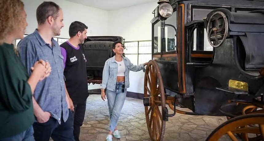 Quilmes: Mendoza recorrió la obra de reacondicionamiento del casco histórico del Museo del Transporte