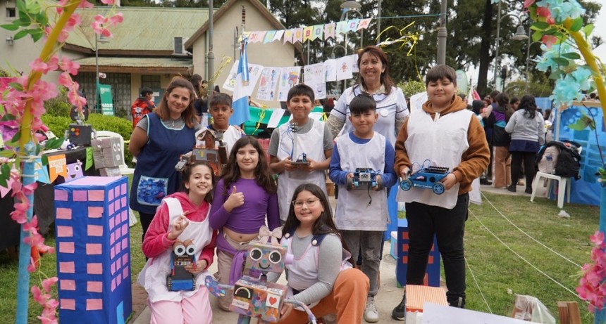 Merlo: Se realizó la Feria Distrital Educativa de Robótica 