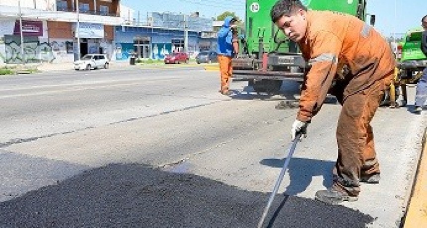 E. Echeverría: Continúan los trabajos de bacheo en el Jagüel 