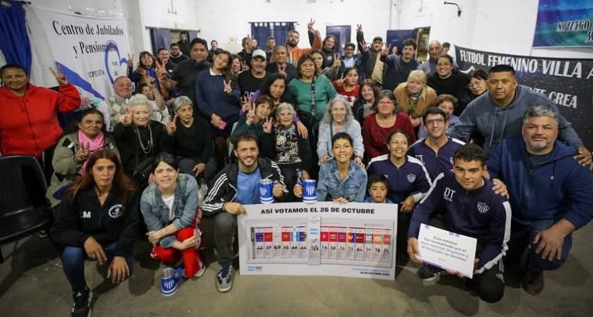 Quilmes: Mendoza entregó materiales de construcción, deportivos y su personería jurídica al Club Villa Augusta