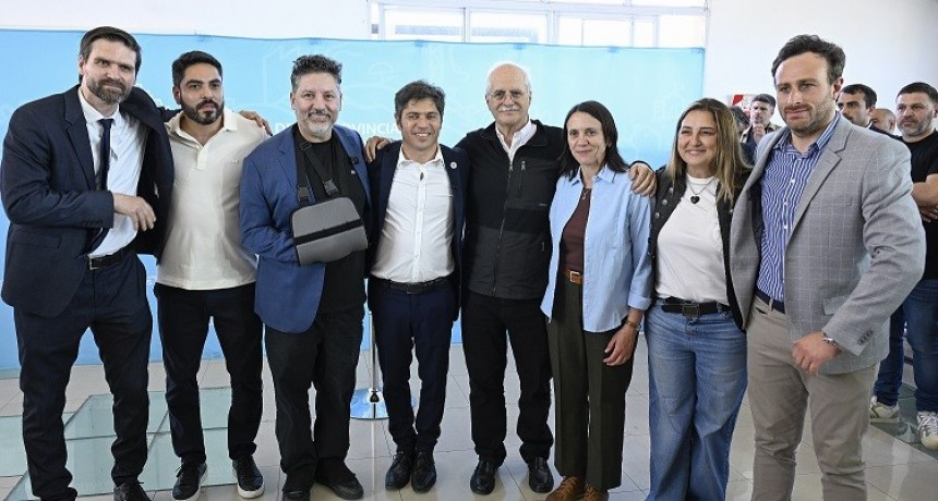 Merlo: Kicillof junto a Menéndez entregaron escrituras gratuitas a familias del distrito 