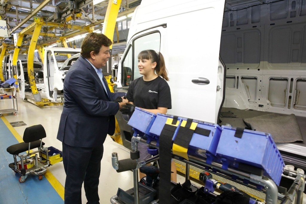 Fuerte reclamo de Fernando Espinoza en el D&iacute;a de la Industria Nacional: &ldquo;Sin industria no hay Argentina&rdquo;