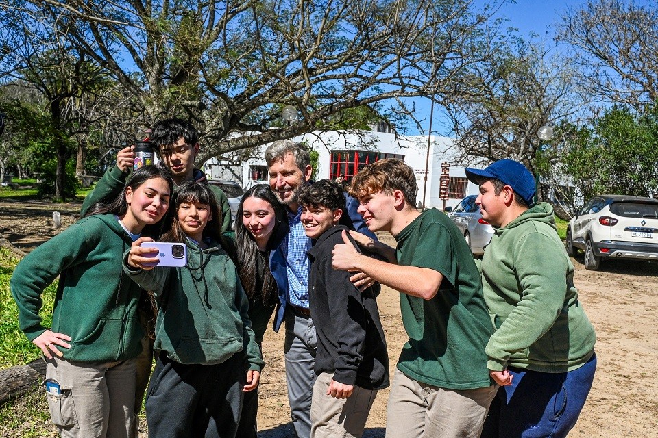 Entre R&iacute;os: Frigerio inaugur&oacute; la nueva residencia estudiantil femenina de la escuela agrot&eacute;cnica N&ordm; 2 de Villaguay