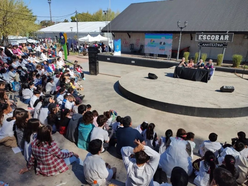 Escobar: El Municipio se prepara para una nueva edici&oacute;n de la Feria Universitaria y la Feria del Libro