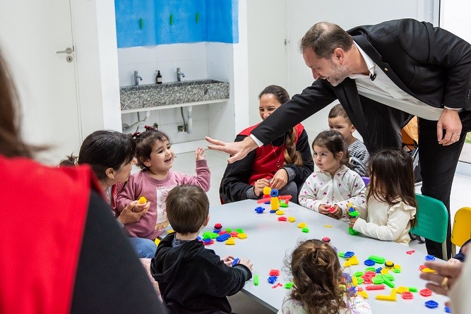 Lincoln: Serenal y funcionarios visitaron los centros educativos municipales 