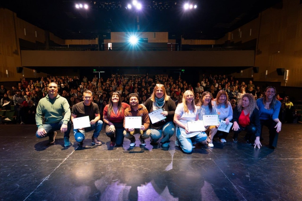 Quilmes: La Municipalidad entreg&oacute; subsidios a 156 establecimientos educativas 