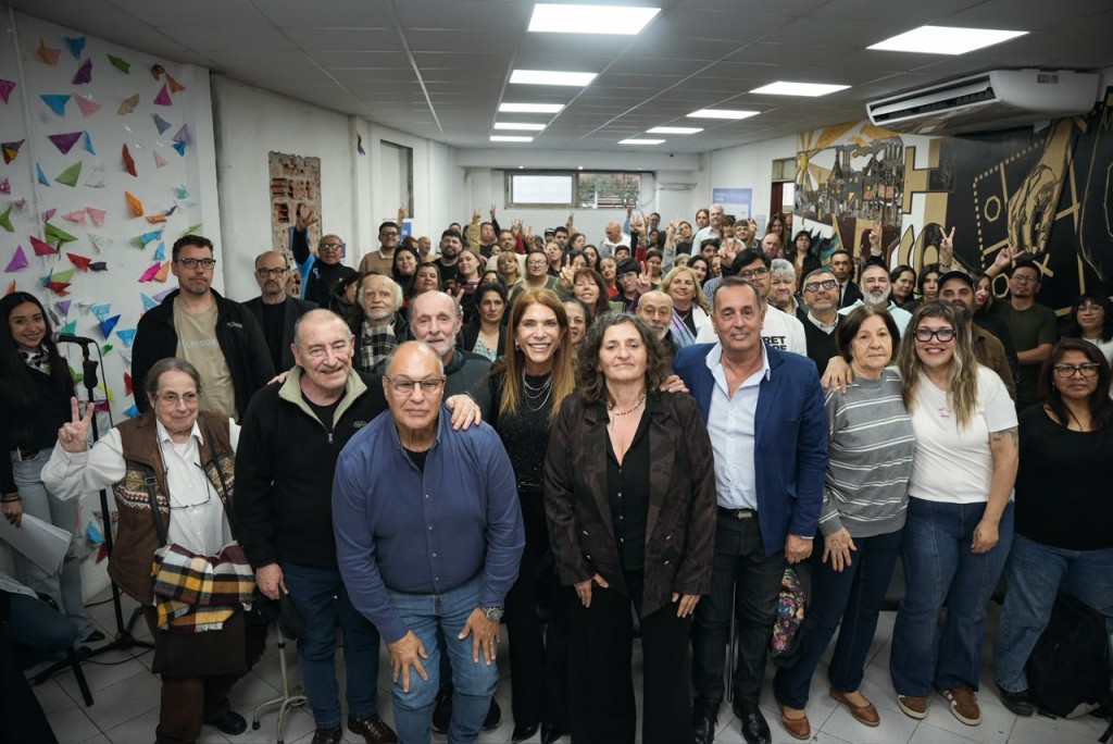 Avellaneda: Magdalena Sierra particip&oacute; de un conversatorio por el 50&ordm; aniversario de Noche de los L&aacute;pices