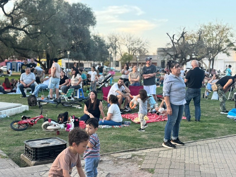 Gral. Villegas: Con una plaza colmada, el Municipio celebr&oacute; el D&iacute;a de la Primavera y del Estudiante