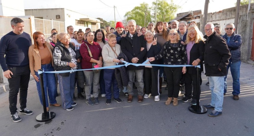 La Plata: Alak inaugur&oacute; una obra vial que mejora el acceso a dos jardines de Los Hornos 