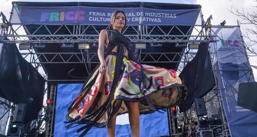 Ituzaing&oacute;: Miles de personas participaron de la Feria de Industrias Culturales y Creativas 2026