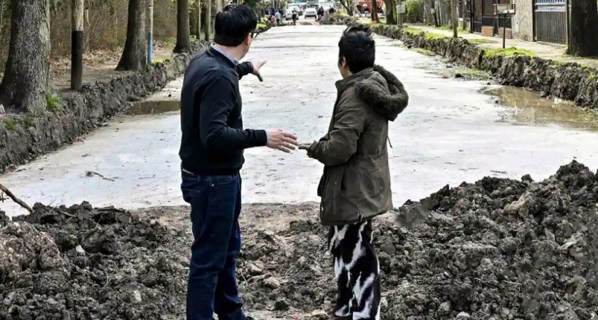 Malvinas Argentinas: Nardini visit&oacute; la obra de pavimentaci&oacute;n en Tortuguitas