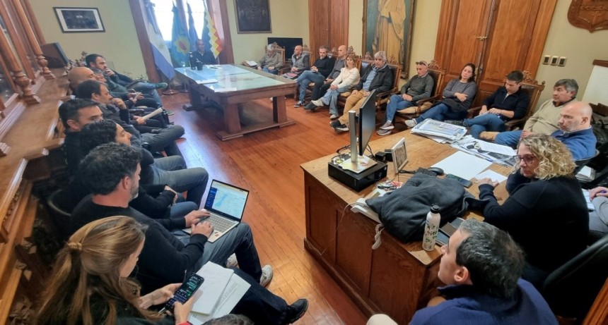 Azul: Se realizó una nueva reunión de gabinete para reforzar acciones preventivas ante la posible llegada del Súper Niño