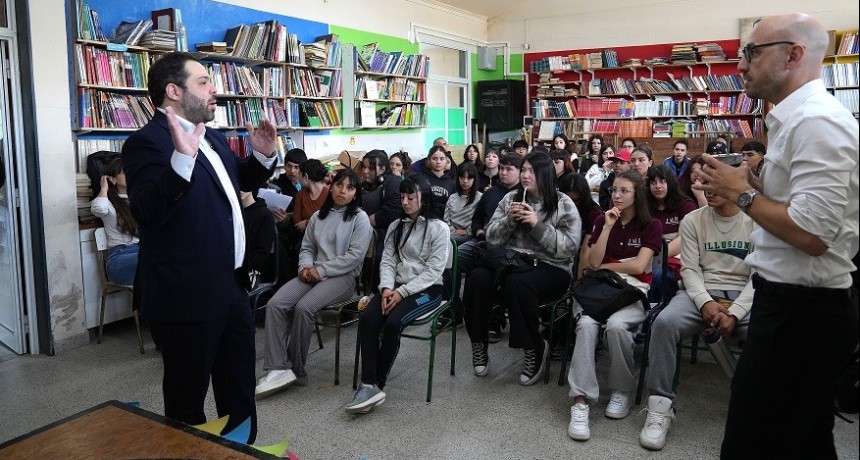 Entre R&iacute;os: El gobierno provincial acerc&oacute; herramientas para el primer empleo a estudiantes de Paran&aacute;