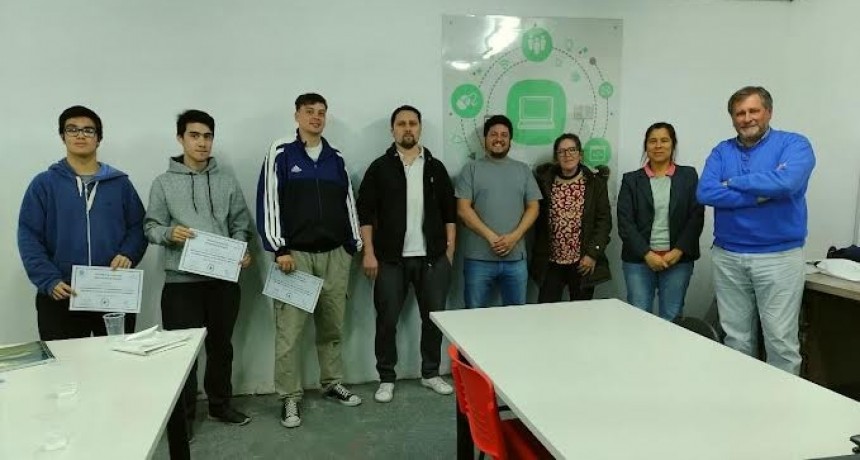 Suipacha: Jóvenes del distrito inician en el mundo de la Programación 
