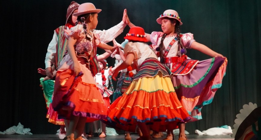 Merlo: Se realizó el encuentro de ballet en el Teatro Municipal