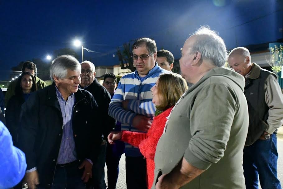 Chivilcoy: Britos presentó las nuevas luminarias en el barrio del CIC Sur