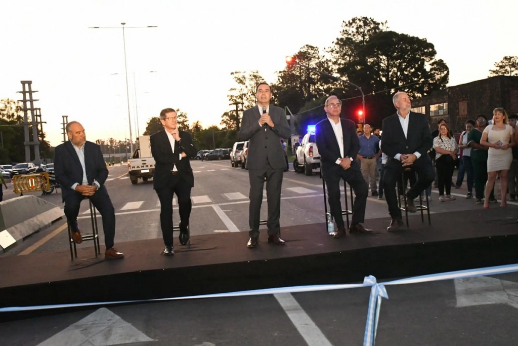 Corrientes: Valdés inauguró la Autovía 5 y anunció la continuidad de infraestructura vial hasta San Luis del Palmar