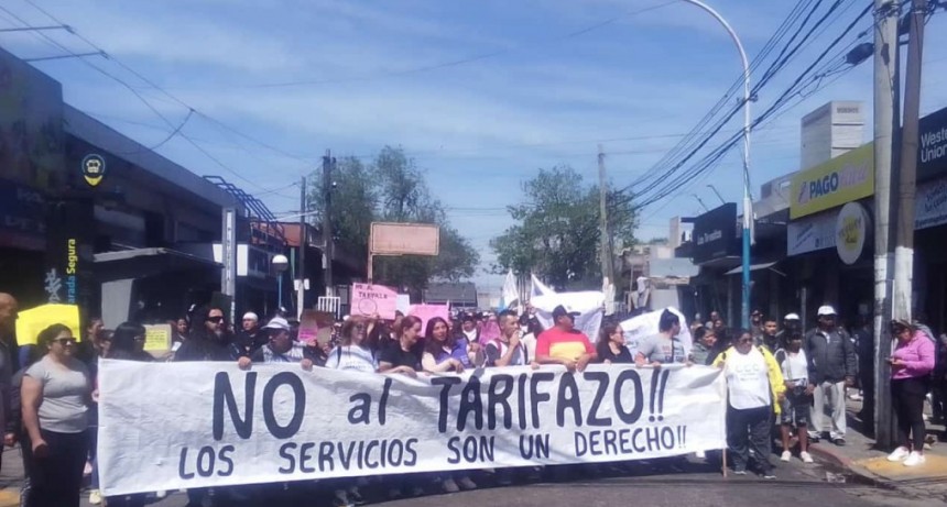 En Moreno más de mil vecinos se movilizaron en reclamo por las tarifas de electricidad