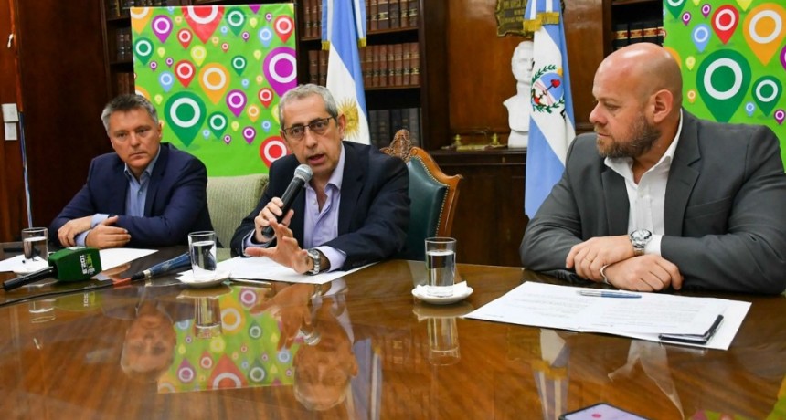 Corrientes: Valdés otorgó la sexta recomposición salarial y Provincia acumula en el año aumentos de 160%