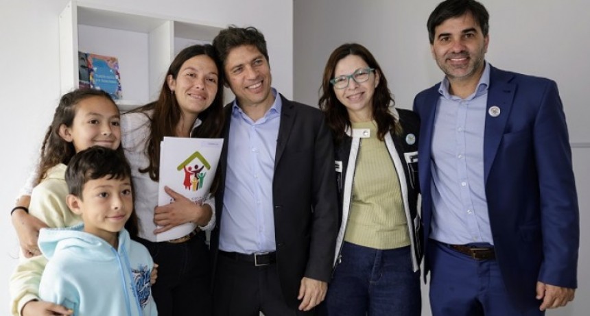 Kicillof entregó viviendas e inauguró obras de infraestructura en materia de educación y salud