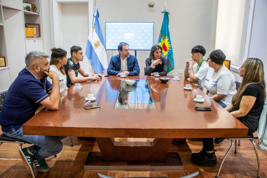 Junín: Petrecca recibió y felicitó a los jóvenes boxeadores que clasificaron al Mundial en México