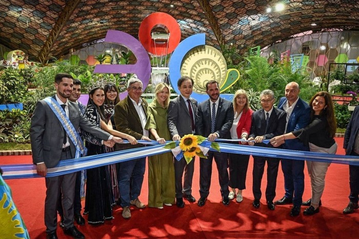Javier Rodríguez encabezó la apertura de la 62ª Fiesta Nacional de la Flor