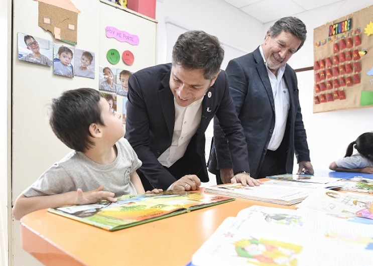 Kicillof visitó la Escuela de Educación Especial “Los buenos hijos” en Pergamino