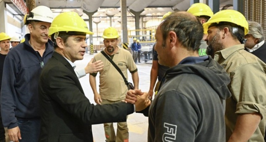 Kicillof se reunió con productores, comerciantes y representantes gremiales en Olavarría