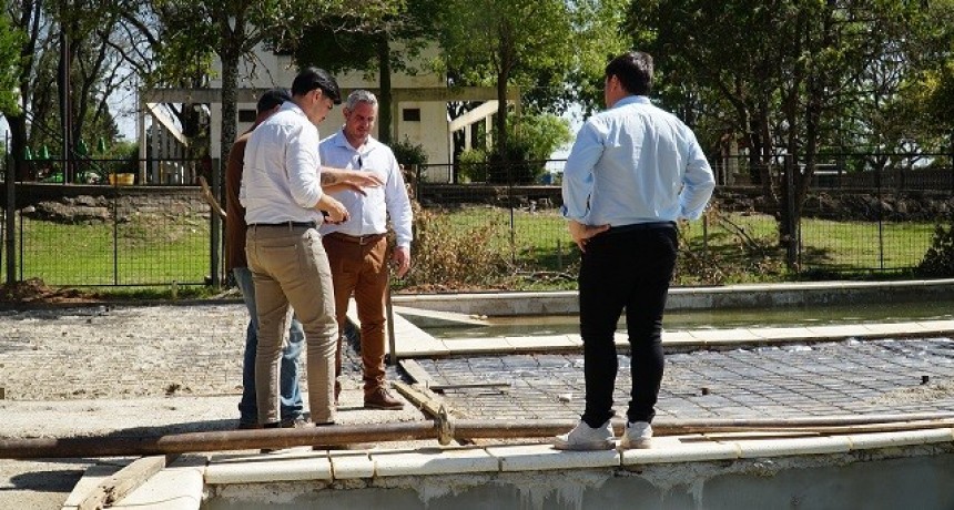 Colón (ER): Avanza la construcción de piscinas en el Parque Quirós
