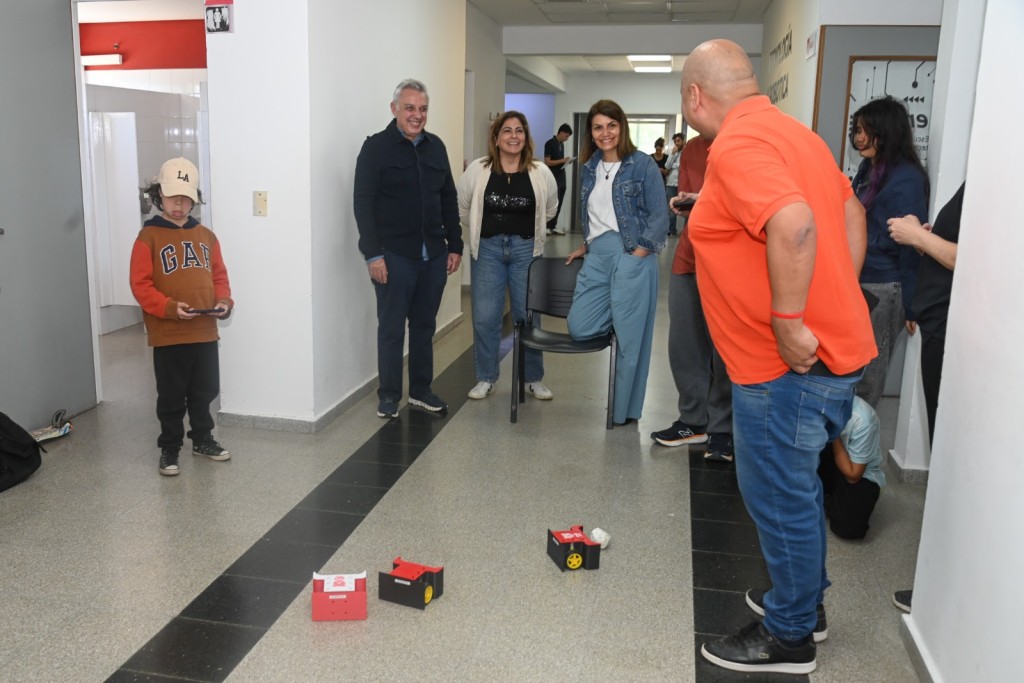 Tigre: Julio Zamora supervis&oacute; el desarrollo de la Escuela Municipal de Tecnolog&iacute;a y Rob&oacute;tica