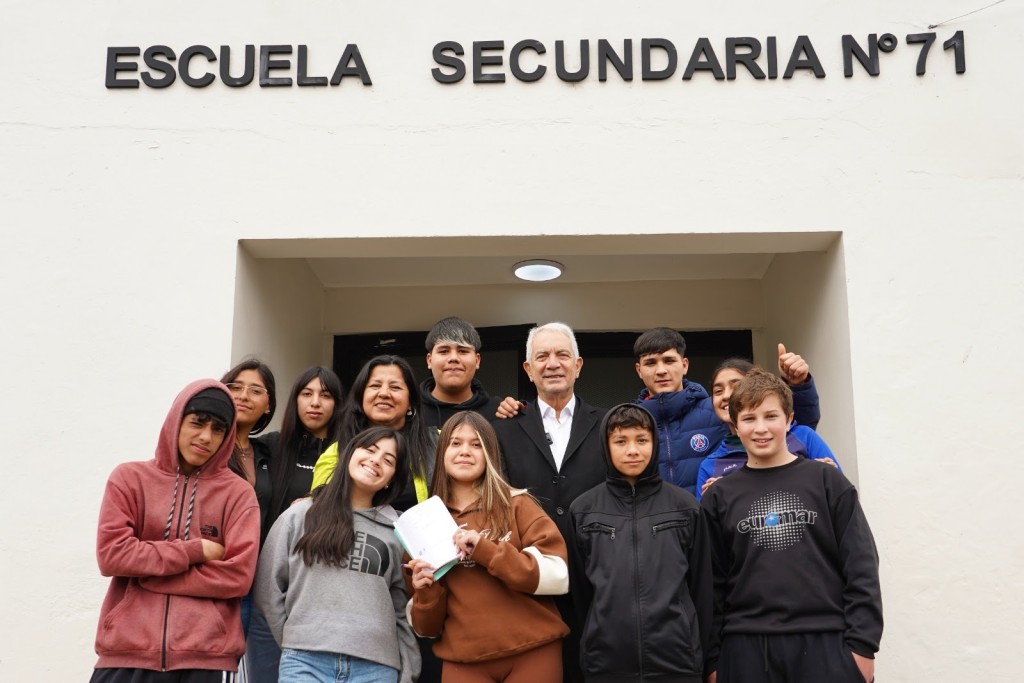La Plata: El Municipio y Provincia mejoran las condiciones de aprendizaje de m&aacute;s de 250 estudiantes de Villa Elvira