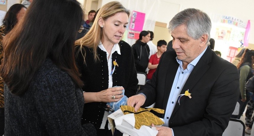 Chivilcoy: Britos particip&oacute; del acto por la visita de la embajadora de Filipinas a la Escuela Primaria N&deg; 30