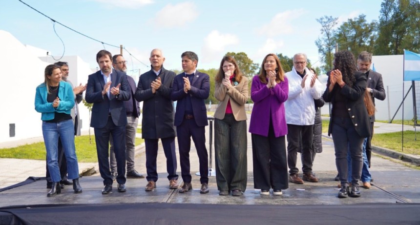 Alak y Kicillof entregaron 175 nuevas viviendas en Melchor Romero 