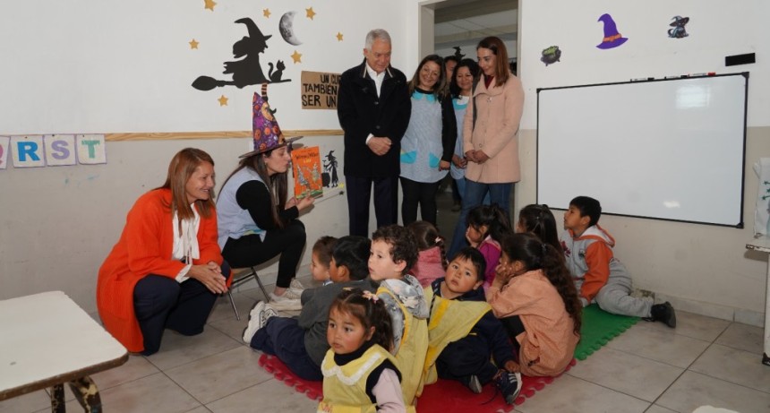 La Plata: Alak recorri&oacute; las obras de puesta en valor de un jard&iacute;n de Altos de San Lorenzo